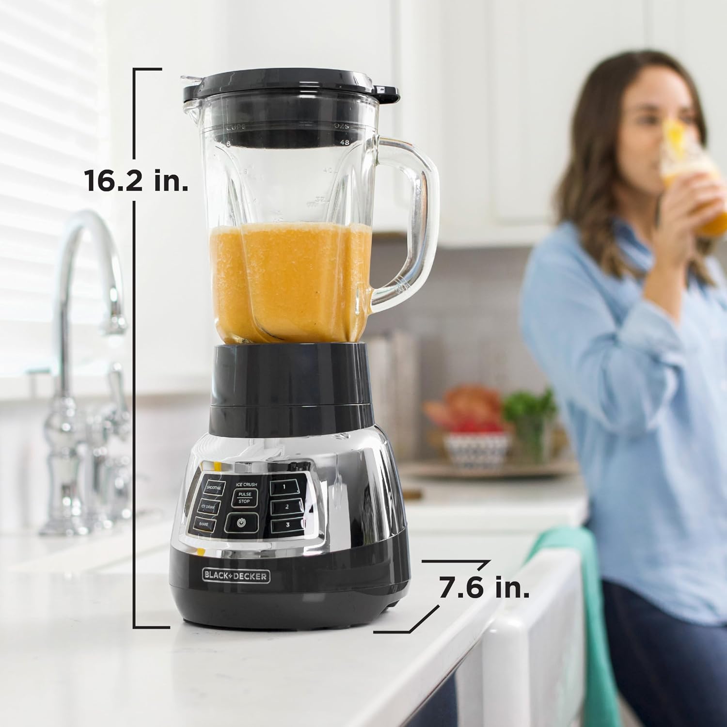 Black+Decker Quiet Blender with 6-Cup Cyclone Glass Jar, 3 Speeds + 3 Functions & Serrated Blade Technology for Faster Blending, Pulse Button and 24-oz Personal Jar, 900W (Renewed) - Image 7